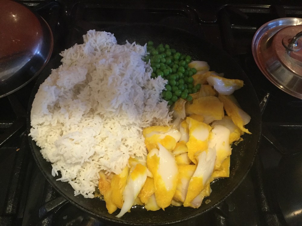 鍋にいるケジャリーの材料