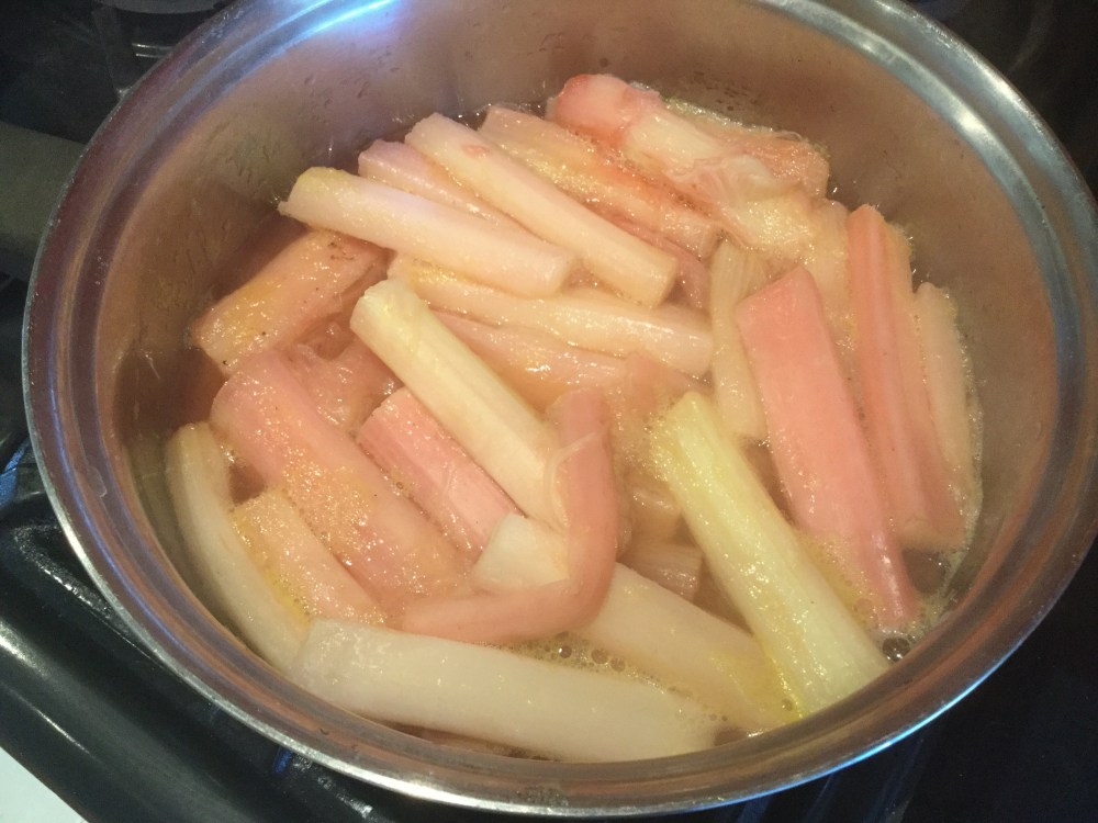 焼いたルバーブ